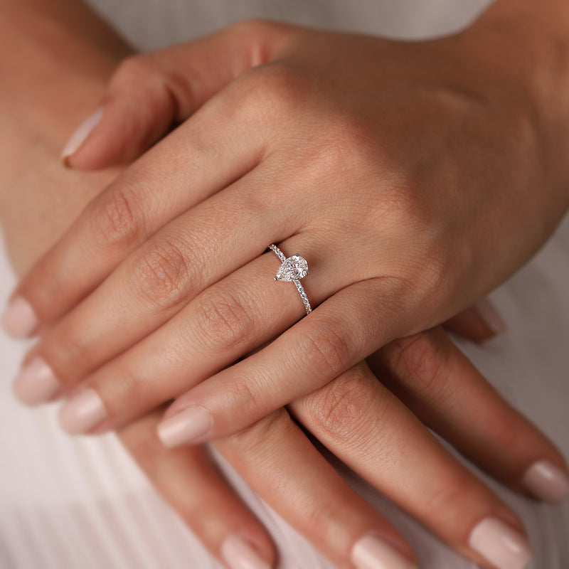 Gradiva Pear-Cut Solitaire | Diamond Ring | 18K Gold